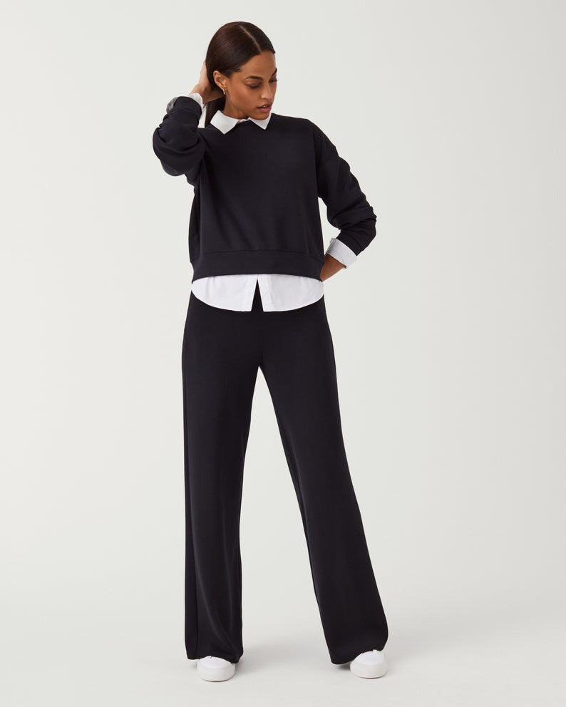 AirEssentials Wide Leg Pant in Very Black